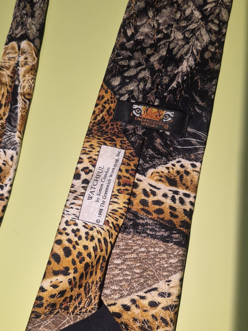 Leopard Print Silk Tie with Detailed Big Cat Motif - Picture 6 of 8
